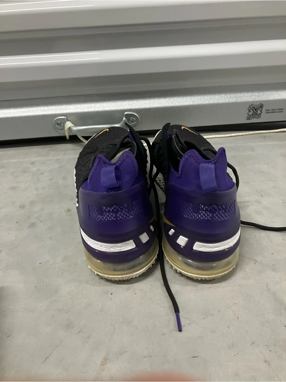 Nike Lebron 18 Lakers